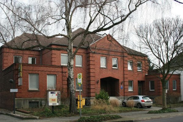 Die Backsteinfassade der VTV-Turnhalle an der Gereonstraße 126, fotografiert 2009.